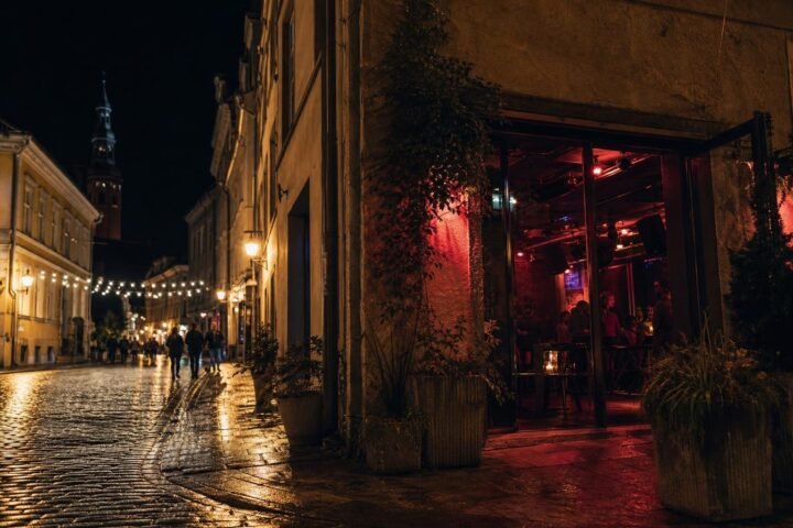 Kivi Baar, Tartu: Alternative Music and Late-Night Culture on Rüütli Street