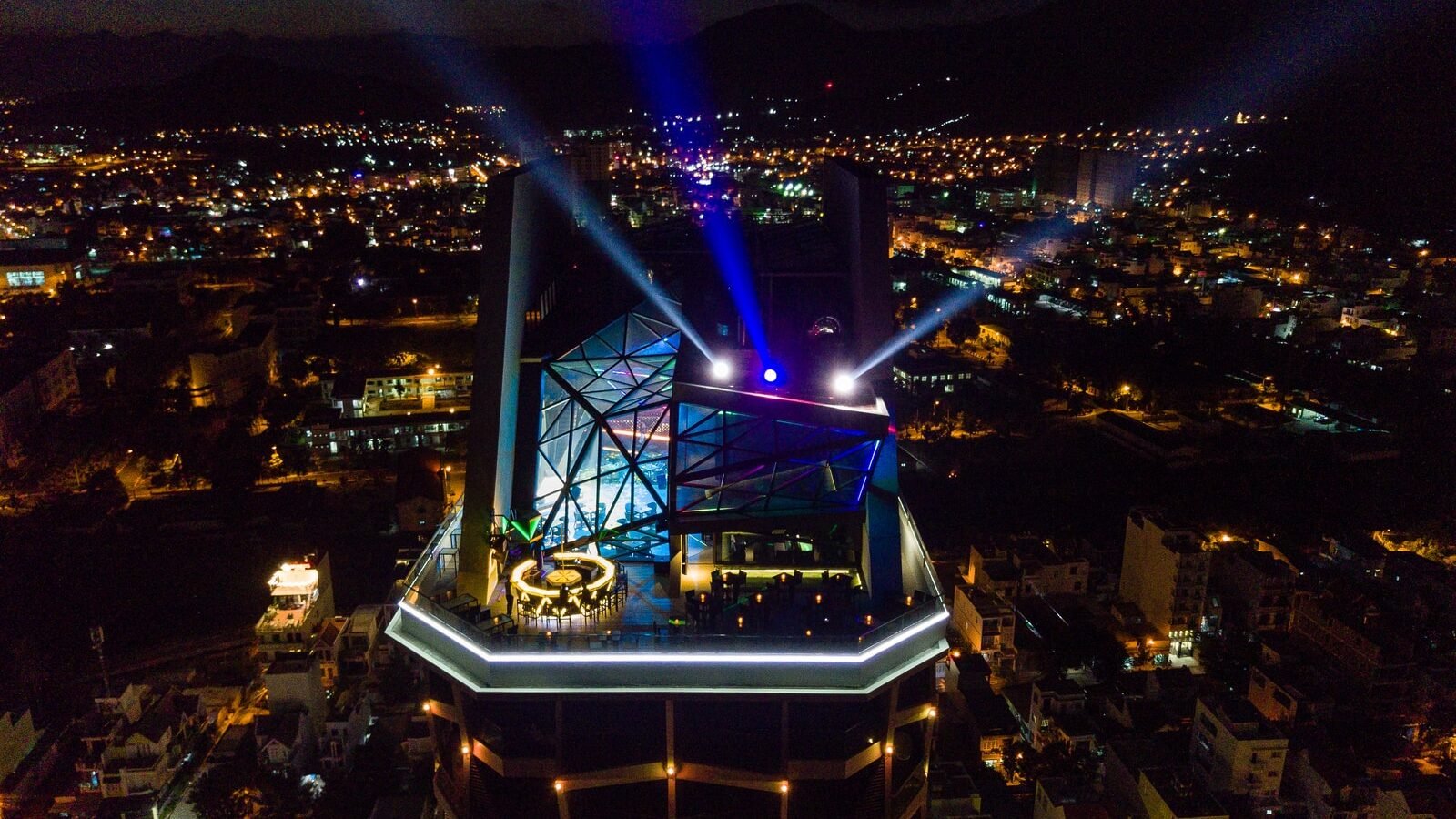 Titan Sky Lounge