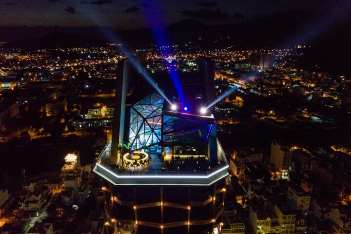 Titan Sky Lounge